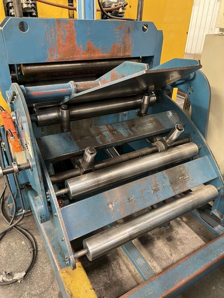 14000 LB X 32" X .240" SHUNG DAR SERVO FEEDLINE