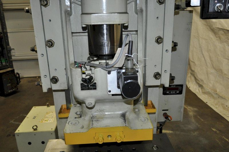 45 TON KOMATSU GAP FRAME PRESS