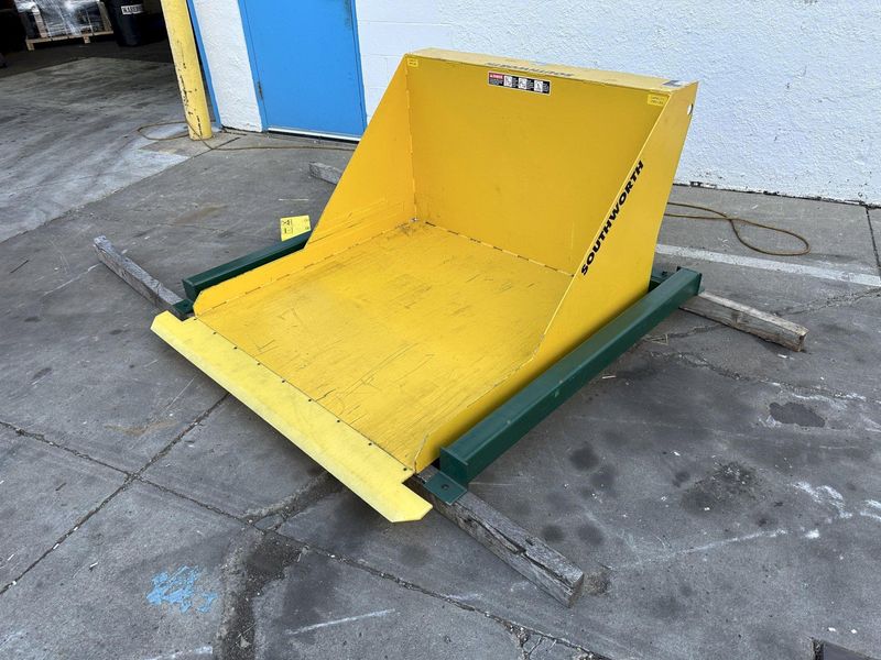 2000 LBS SOUTHWORTH MODEL # ZTU2-85 CONTAINER TILTER: STOCK #78553