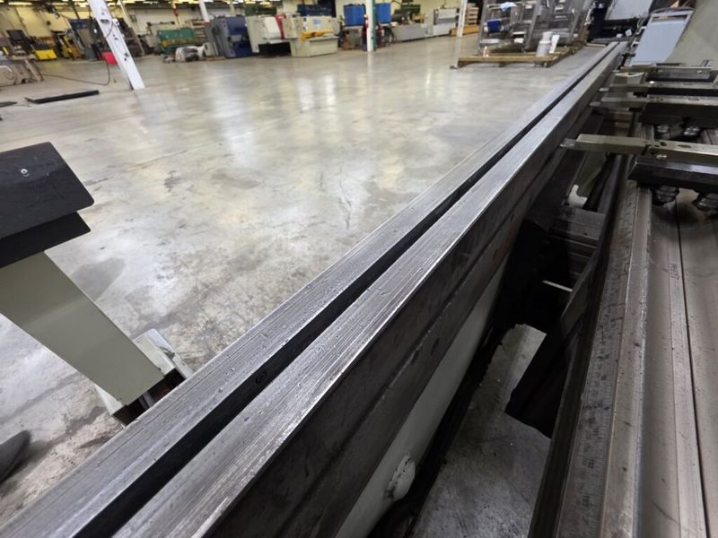 Accurpress 710010 100 Ton x 10′ 3-Axis CNC Hydraulic Press Brake