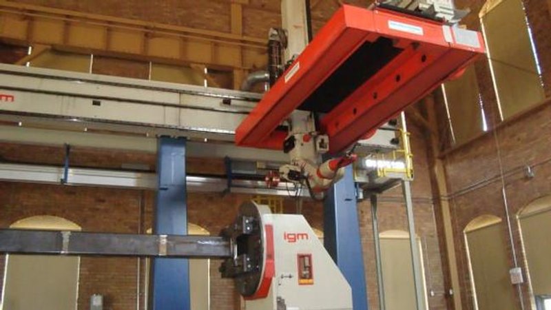 IGM Robotic Weld Cell, X1377", Y118", Z59", (2) 49" Pos, 51" Sw, (2) 6-Ax Robots, '07 #26597