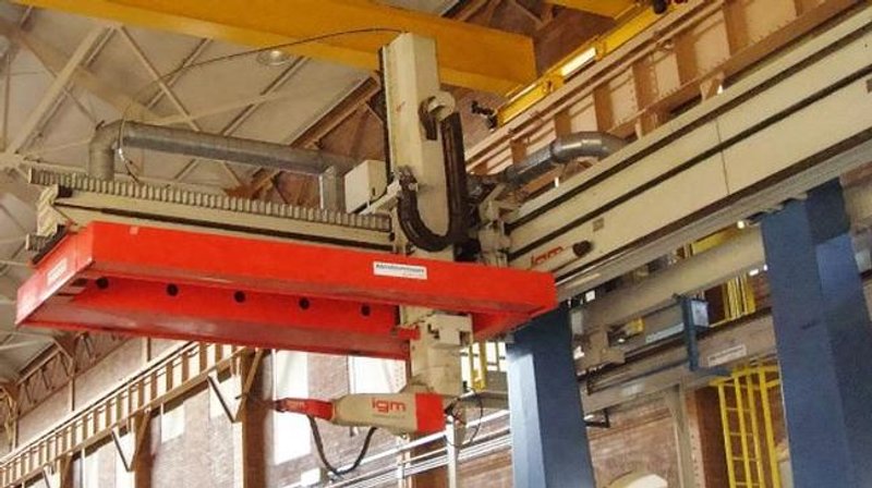 IGM Robotic Weld Cell, X1377", Y118", Z59", (2) 49" Pos, 51" Sw, (2) 6-Ax Robots, '07 #26597