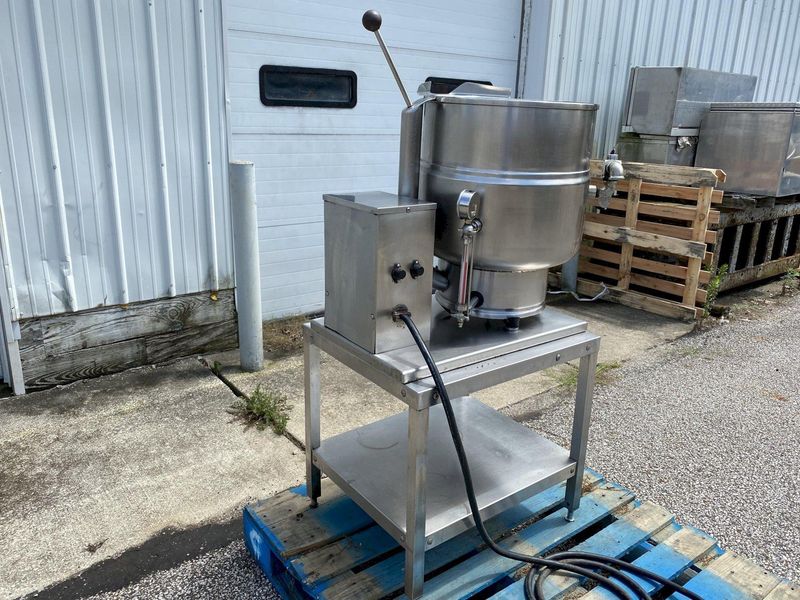 Groen TDB-24 6-Gallon 2/3-Jacketed Tilting Steam Kettle