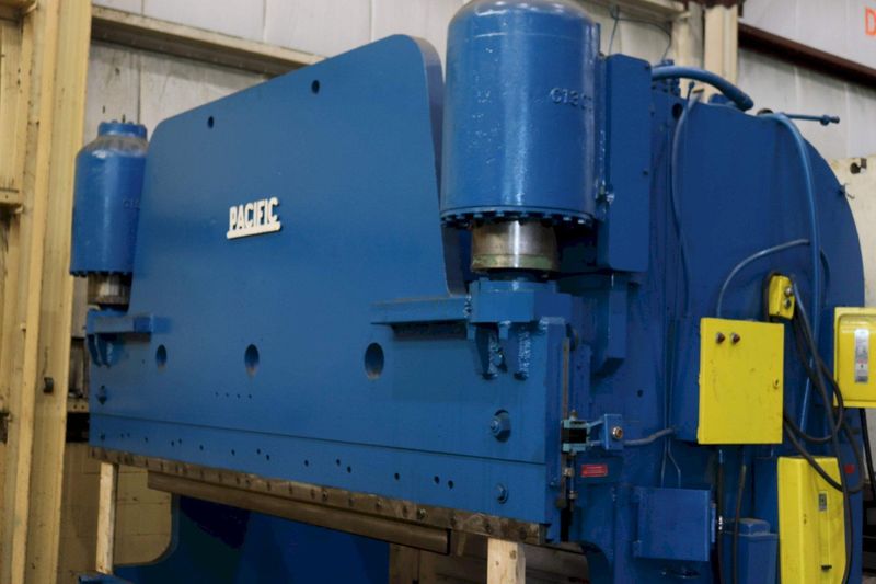 400 TON X 12' PACIFIC HYDRAULIC PRESS BRAKE: STOCK #61809