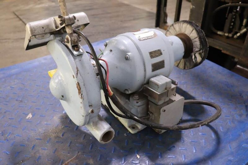 Cincinnati 106 FHA 8″ 3/4HP Double End Pedestal Grinder