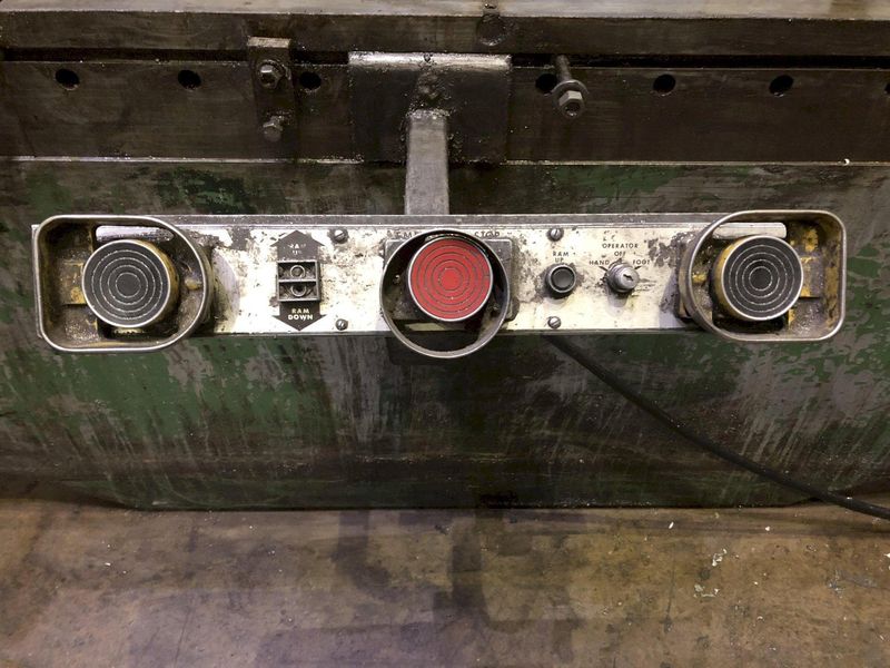 230 TON X 14' CINCINNATI MODEL #230CBX12 HYDRAULIC PRESS BRAKE: STOCK 16875