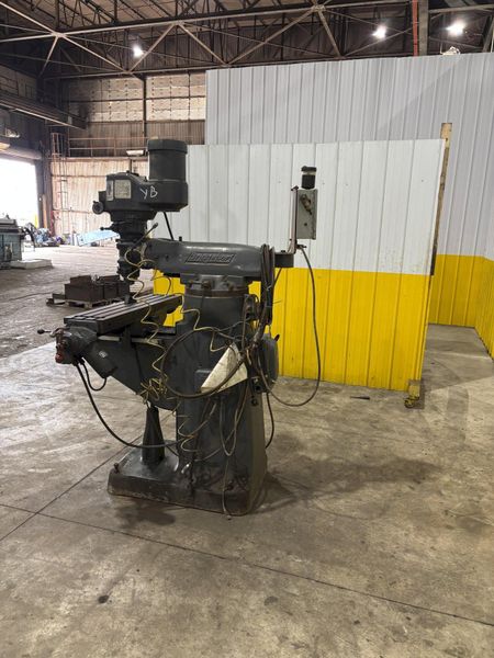 1.5 HP BRIDGEPORT RAM TYPE VERTICAL MILL: STOCK #22881