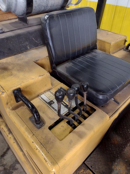 12,500 LBS CAT MODEL T1250 LP-GAS FORKLIFT: STOCK #18141