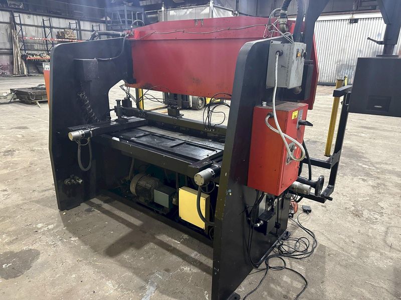 80 TON x 8' AMADA MODEL #RG-80 HYDRAULIC PRESS BRAKE NC9-EX CONTROL: STOCK #19753