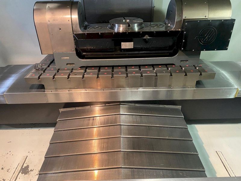USED HAAS VM-6 64" X 28" 5-AXIS VERTICAL CNC MACHINING CENTER, Stock# 10913, Year: 2012
