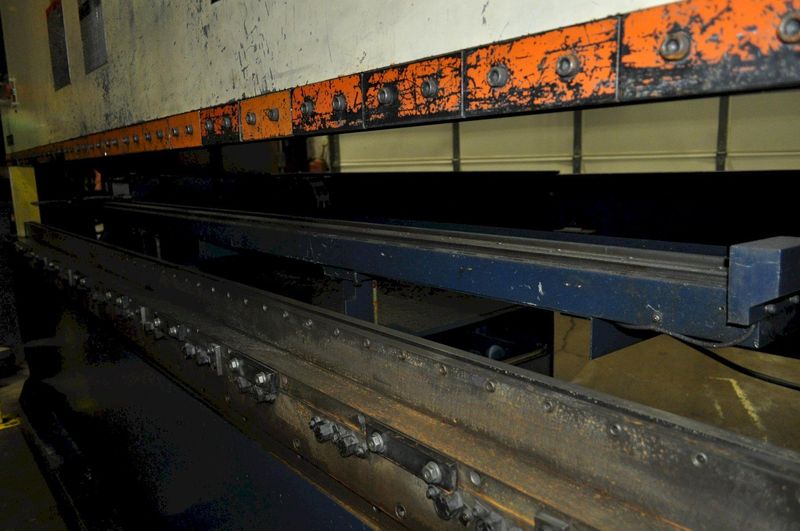 176 X 13' TON KOMATSU HYDRAULIC PRESS BRAKE