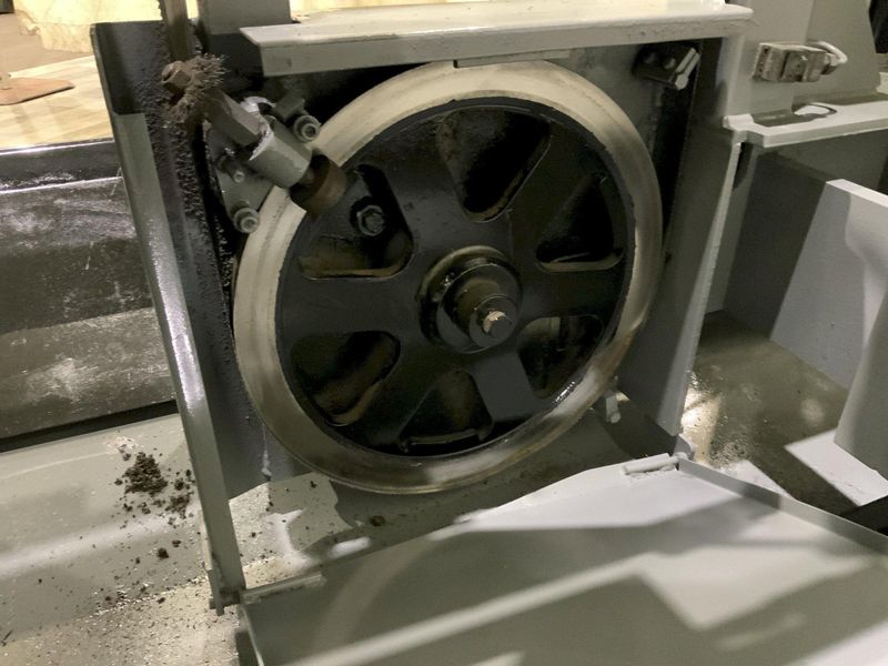 18" X 22" HYDMECH  MODEL # VW-18 MITERING VERTICAL BAND SAW: STOCK #78584