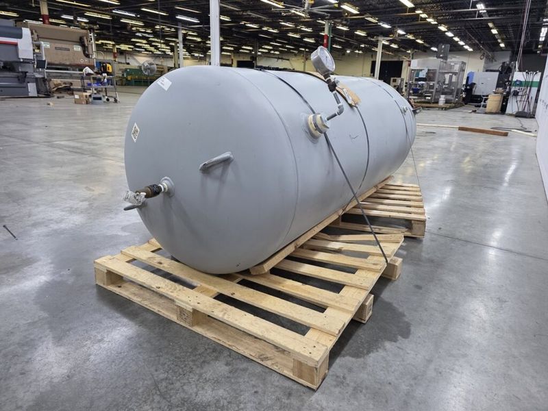 240 Gallon Vertical Air Receiver Handling Compressed Tank
