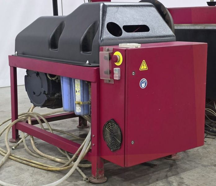 Maxiem 2030 6′ 7″ x 10′ CNC Waterjet
