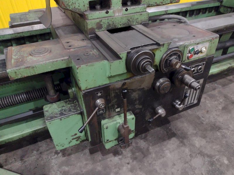 42" X 288" TOS CELAKOVICE MODEL #SU100 ENGINE LATHE WITH 4-1/8" HOLE AND METRIC THREADING: STOCK