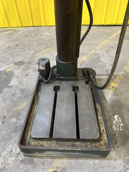 27" GRIZZLY MODEL #G0756 HEAVY DUTY DRILLING & TAPPING SINGLE SPINDLE DRILL:: STOCK 16885
