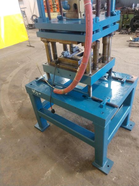 12 TON AIRAM 4-POST PNEUMATIC CUTOFF PRESS: STOCK #13204