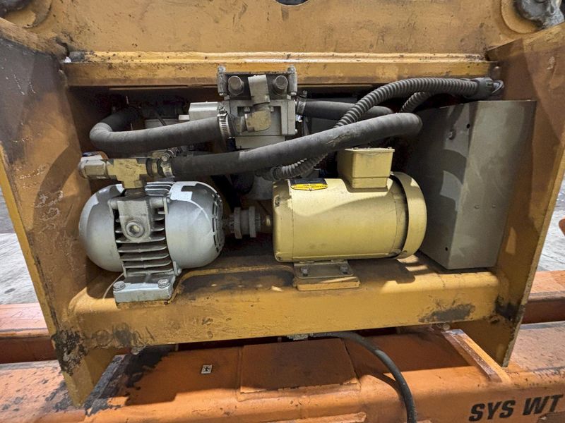 10,000 LBS X 50' X 8' PERMADUR SERIAS 816 VACUUM SHEET LIFTER WITH UNIVAC 1500 GENERATOR: STOCK