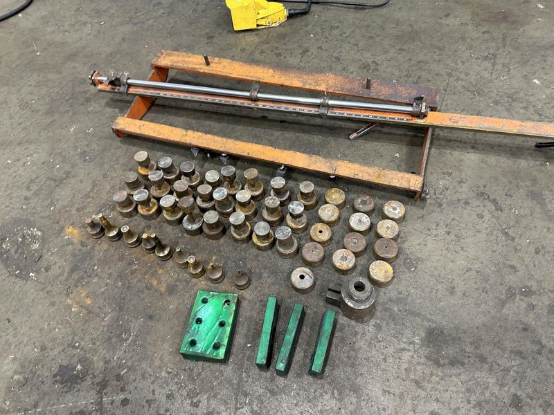 140  TON PIRANHA MODEL #PII-140  HYDRAULIC IRONWORKER: STOCK #77377