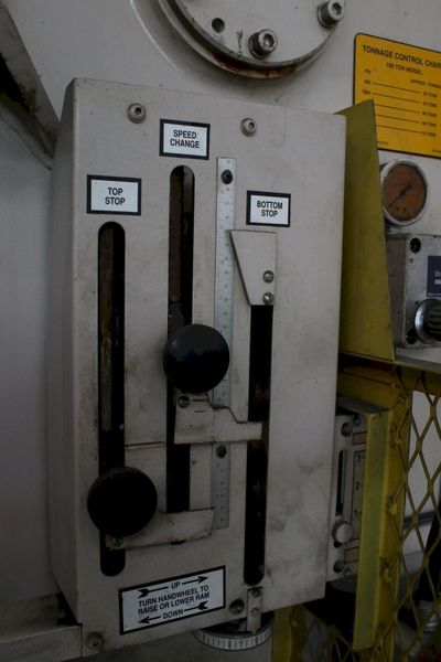 100 TON X 10' WYSONG HYDRAULIC PRESS BRAKE: STOCK #76648