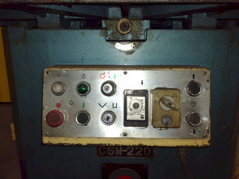 8" X 8" X 1/8" AMADA MODEL #CSW-220 DUAL HEAD CORNER NOTCHER & COPER: STOCK #10339