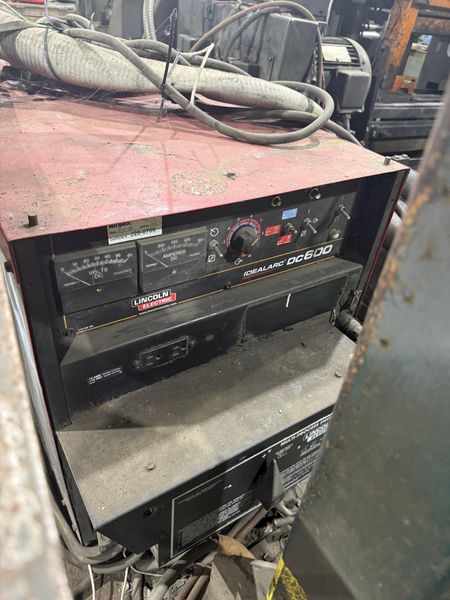 LINCOLN ELECTRIC WELDING MANIPULATOR SYSTEM: IDEALARC DC600 WELDER, NA-5 CONTROLLER, AND WELDING