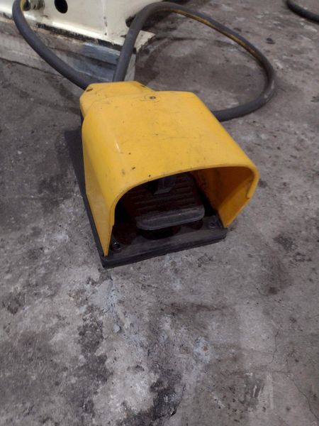 60 TON GEKA PUMA MODEL #55S SINGLE END HYDRAULIC PUNCH: STOCK #20638