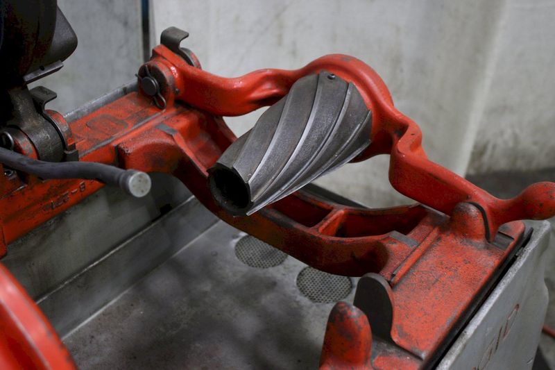 4" RIDGID MODEL #444 PIPE & BOLT THREADER: STOCK 76018