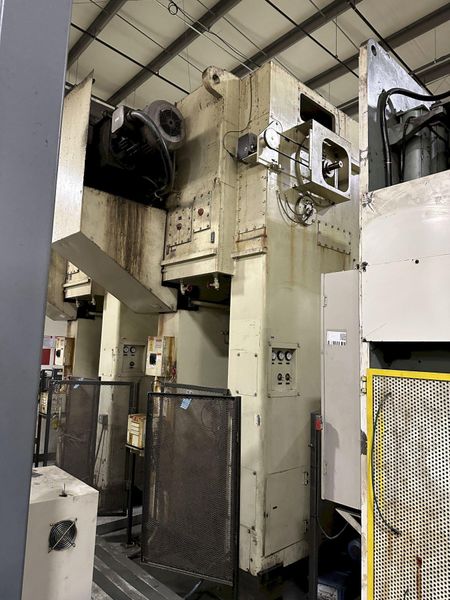 440 TON KOMATSU SSSC STAMPING PRESS