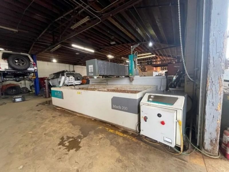 Flow Mach 200 4020 Pivot+ 6.6′ x 13.1′ CNC Waterjet (2020)