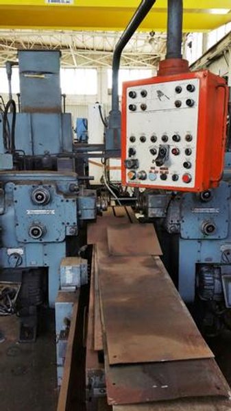 No. 215-156 Cincinnati Duplex Hypowermatic Horizontal Production Mill, 1977