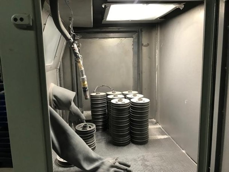 Maxi-Blast Pressure Dry Hone Cabinet, w/Dust Collector