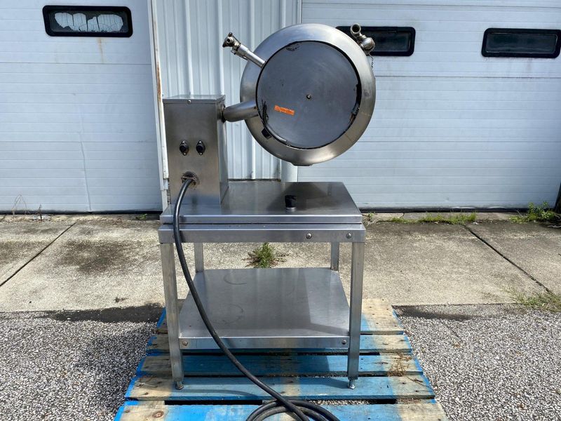Groen TDB-24 6-Gallon 2/3-Jacketed Tilting Steam Kettle