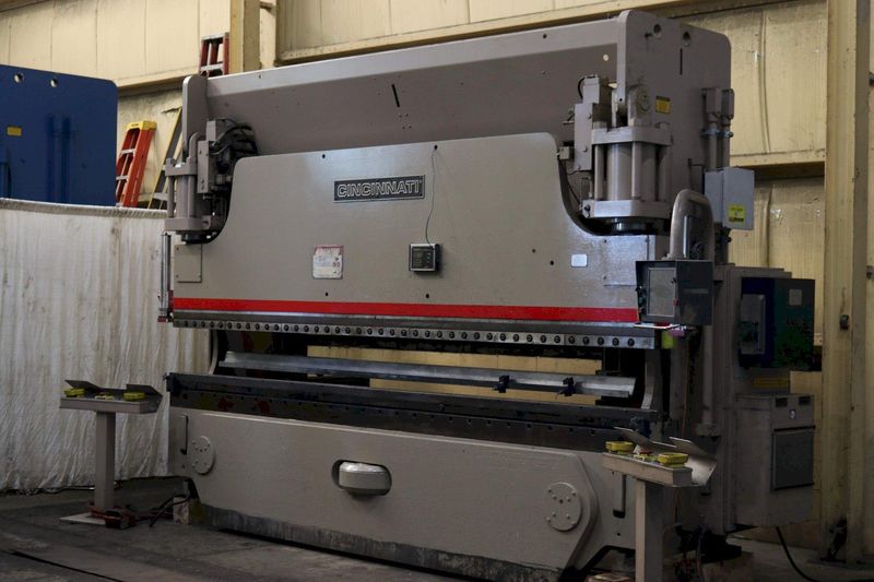 175 TON X 14' CINCINNATI FORMASTER II CNC HYDRAULIC BRAKE: STOCK #73093