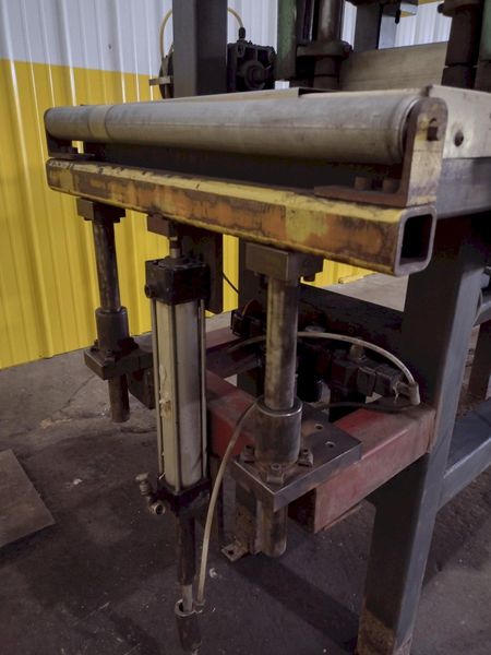 HORIZONTAL MOTORIZED CONVEYOR: STOCK #19562