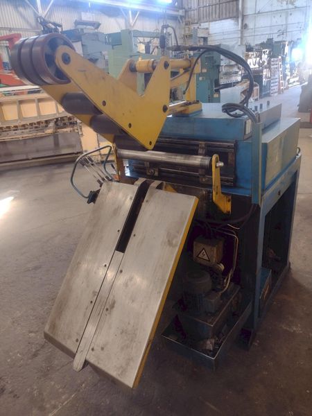 31" x .090" DIMECO MODEL #1676EVV 7 ROLL POWERED STRIP STRAIGHTENER WITH PEELER ARM: STOCK 17225