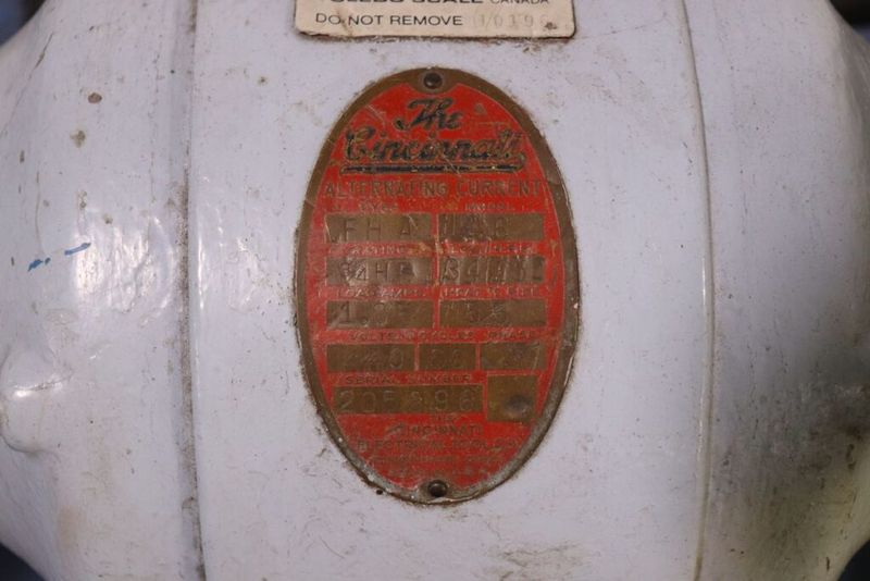 Cincinnati 106 FHA 8″ 3/4HP Double End Pedestal Grinder