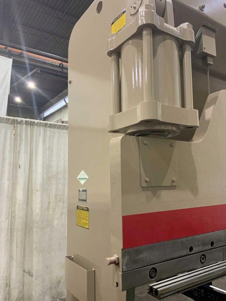 135 TON X 10' CINCINNATI HYDRAULIC PRESS BRAKE STROKE: STOCK #80580
