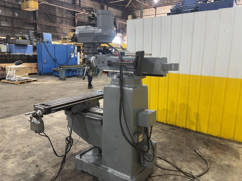 3 HP SEIKI XL MODEL #3VX VARIABLE SPEED VERTICAL RAM TYPE KNEE MILL: YOBRO #23839