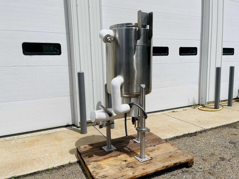 Martin Petersen Co. 33 Gallon Stainless Steel Jacketed Mix Tank