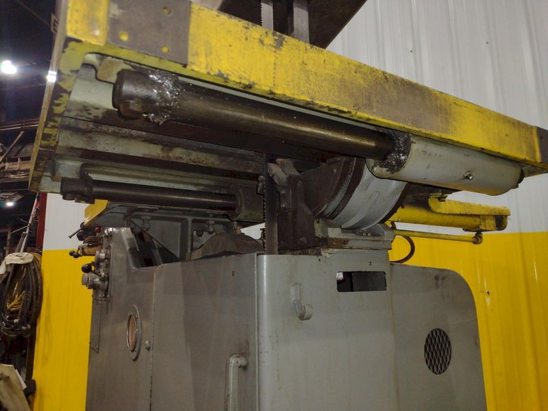36" DOALL MODEL #3612H VERTICAL BANDSAW: STOCK #19728