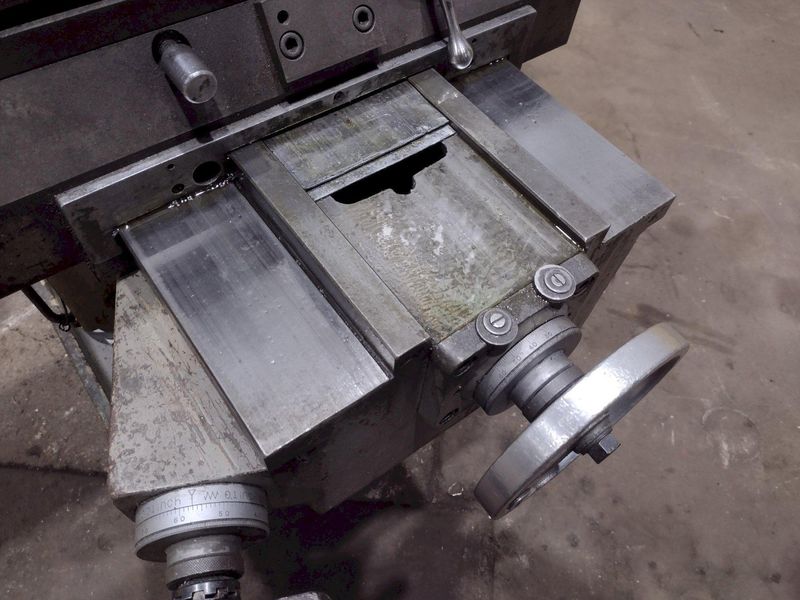 3 HP SUPERMAX MODEL #YCM-16VS VARIABLE SPEED VERTICAL RAM TYPE MILL: STOCK #19651