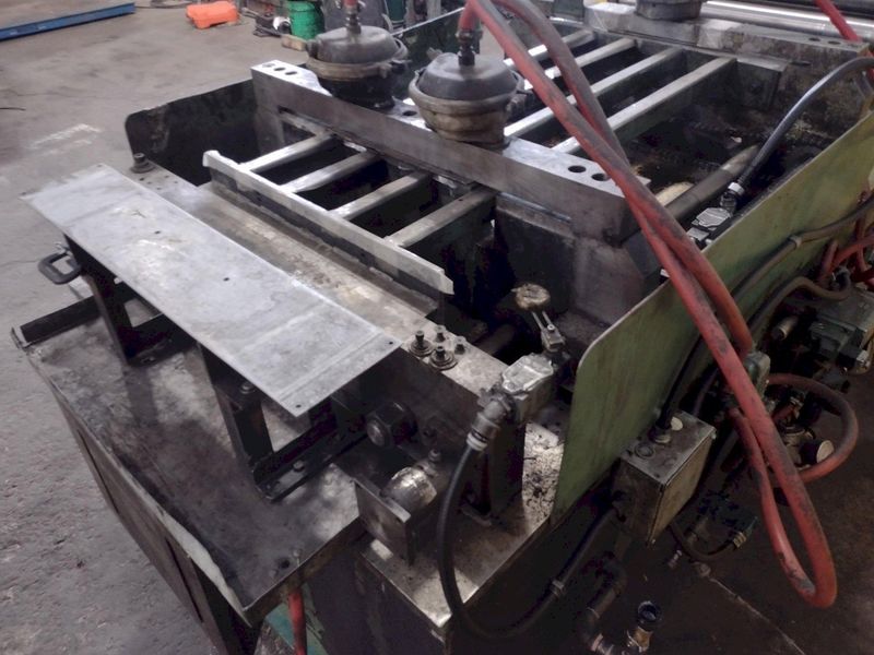 24" TRIAD DESIGN & MFG FEEDER: STOCK #17013
