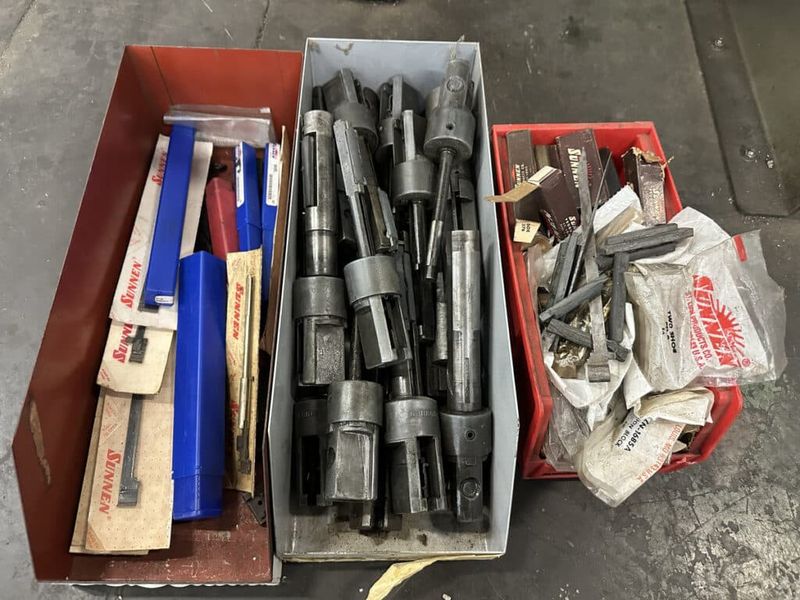Sunnen MBB-1290D Horizontal Hone w/ Tooling and Honing Stones