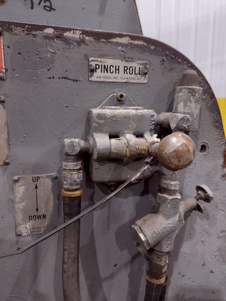 10,000 LB X 24" WIDE X .187" AIR FEEDS COIL CRADLE STRAIGHTENER / UNCOILER: STOCK 17042
