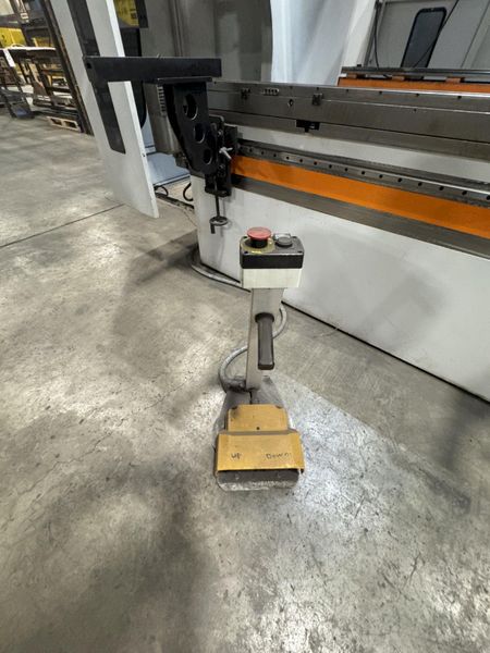 110 TON X 8'6" ERMAKSAN CNC HYDRAULIC PRESS BRAKE: STOCK #80654