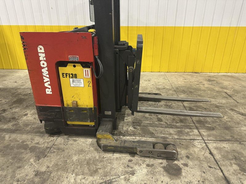 3,500 LB RAYMOND MODEL #EASI DEEP REACH ELECTRIC FORK LIFT TRUCK: STOCK 22098