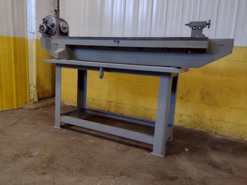 LEITZ OTICAL DIVIDING HEAD WITH TAILSTOCK, BED & STAND: STOCK 17369
