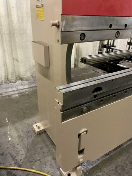 135 TON X 10' CINCINNATI HYDRAULIC PRESS BRAKE STROKE: STOCK #80580