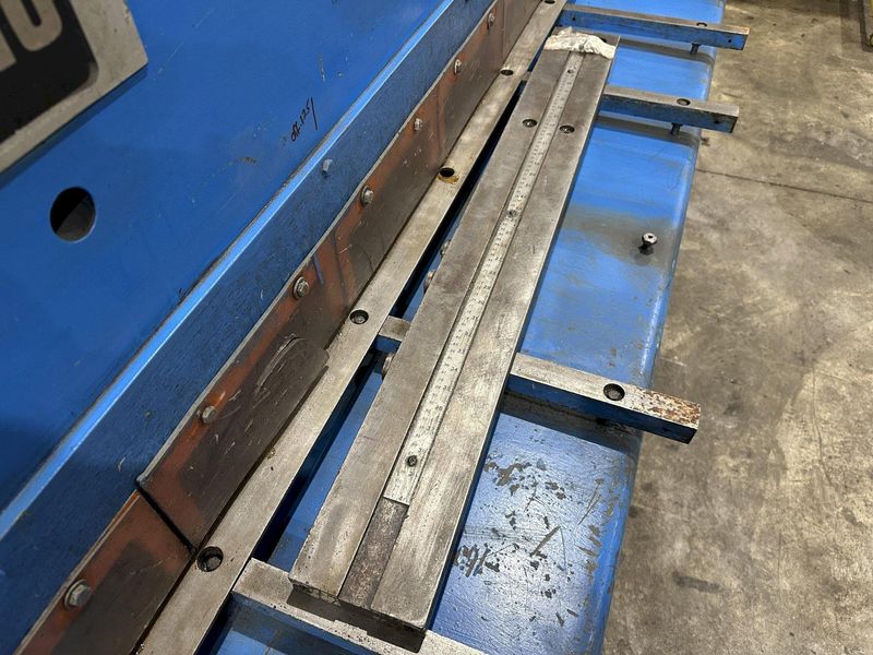 10' X 10 GAUGE NIAGARA MODEL #SPARTAN SP10-10 HYDRAULIC SHEAR: STOCK #22633